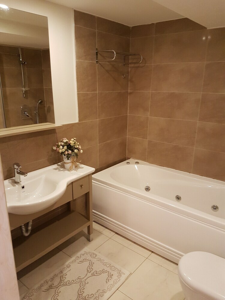 Galata 1785 Suites