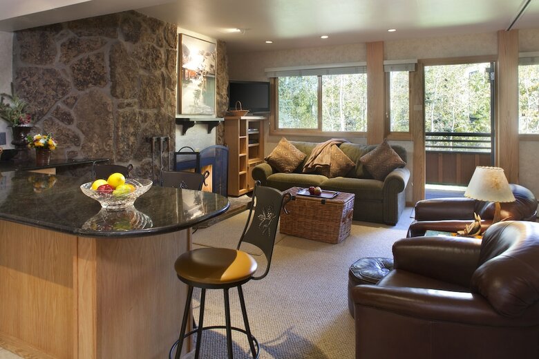 Laurelwood Condominiums, A Destination Residence