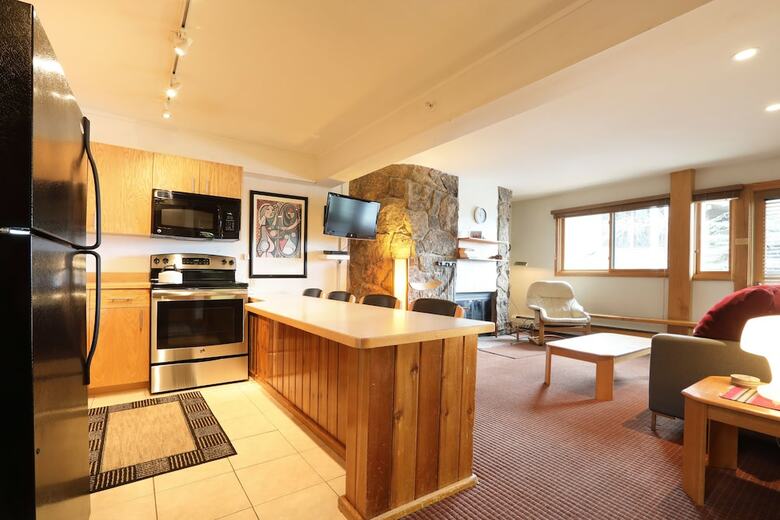 Laurelwood Condominiums, A Destination Residence