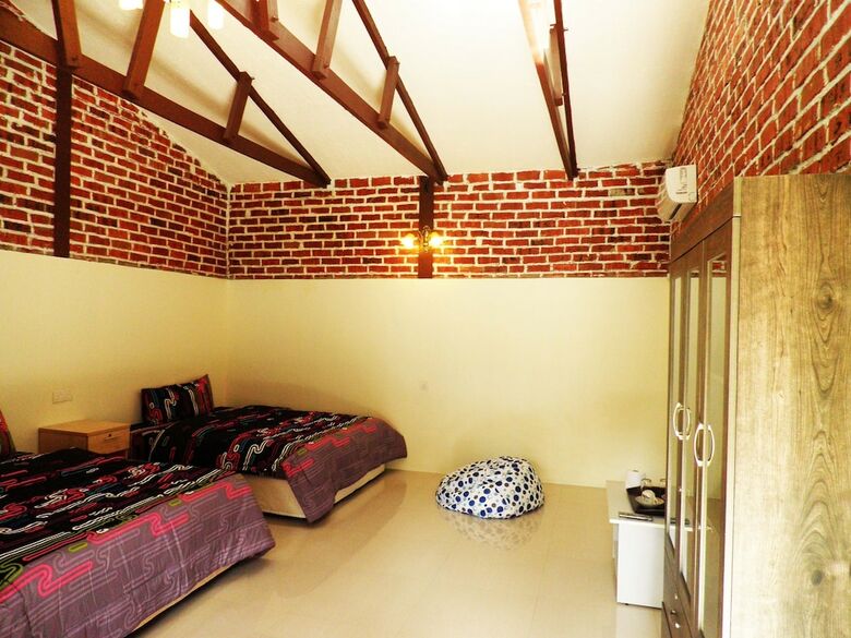 Hotel Efm Guest House