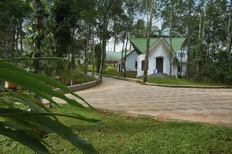 Hotel Misty Lake Resort