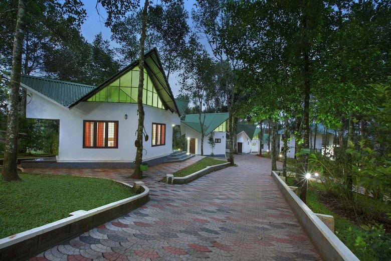 Hotel Misty Lake Resort