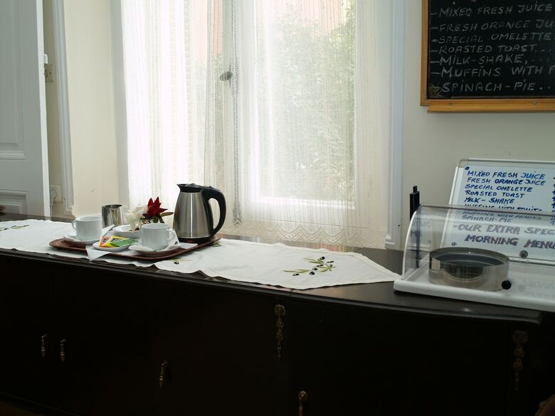 Hotel Acropolis House