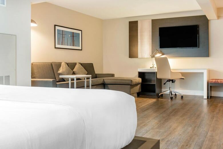 Wyndham Newport Hotel