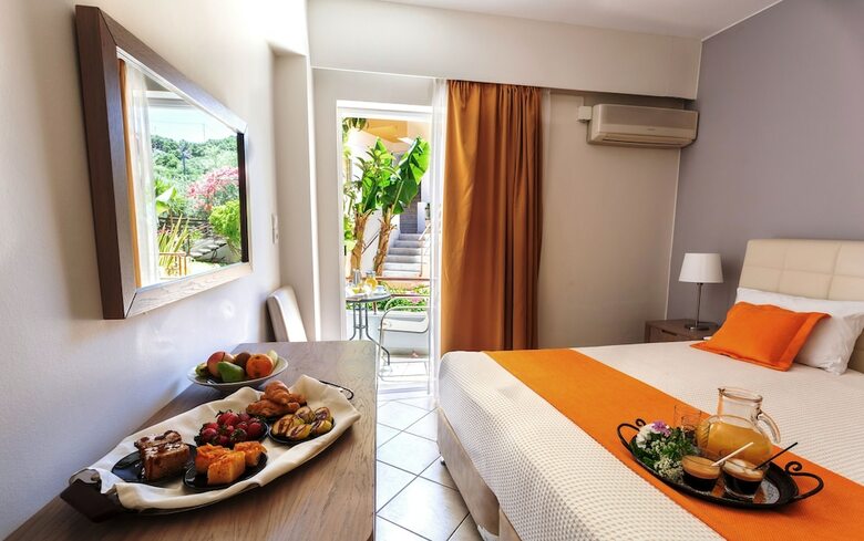 Aparthotel Faedra Beach Hotel