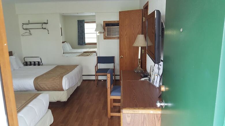 Motel Budget Host Inn