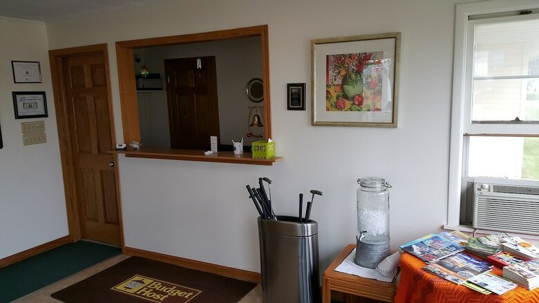 Motel Budget Host Inn