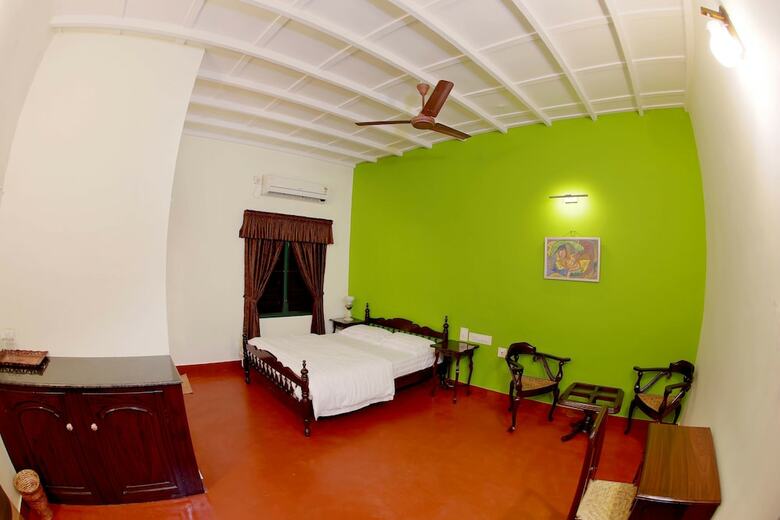 Hotel Elphinstone Residency