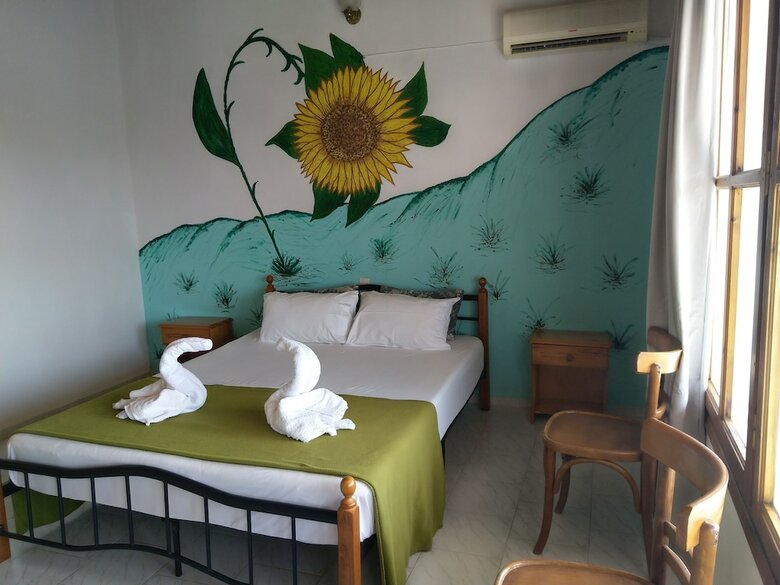 Apartamentos Azalea View Skiathos Studios
