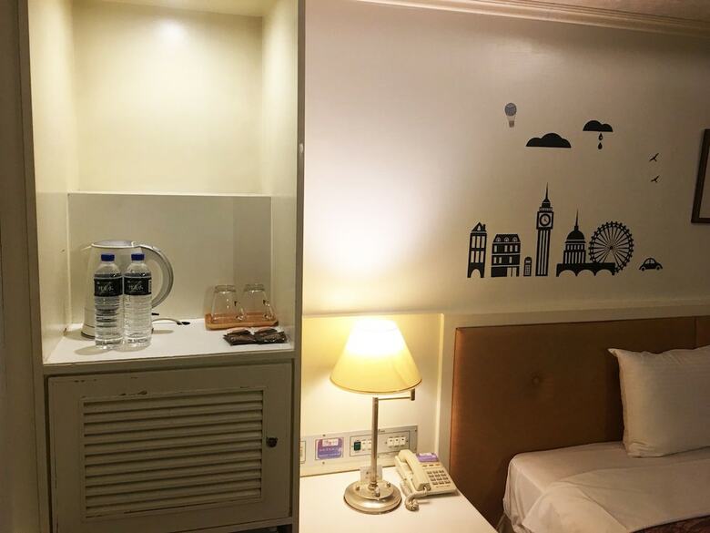 Mou Hotel Luchuan
