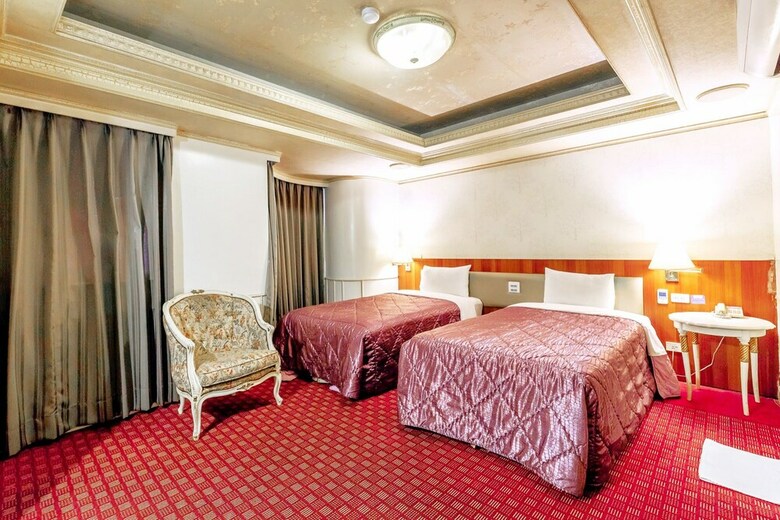 Mou Hotel Luchuan