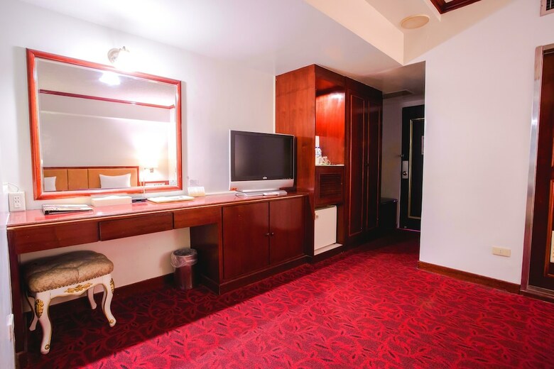 Mou Hotel Luchuan