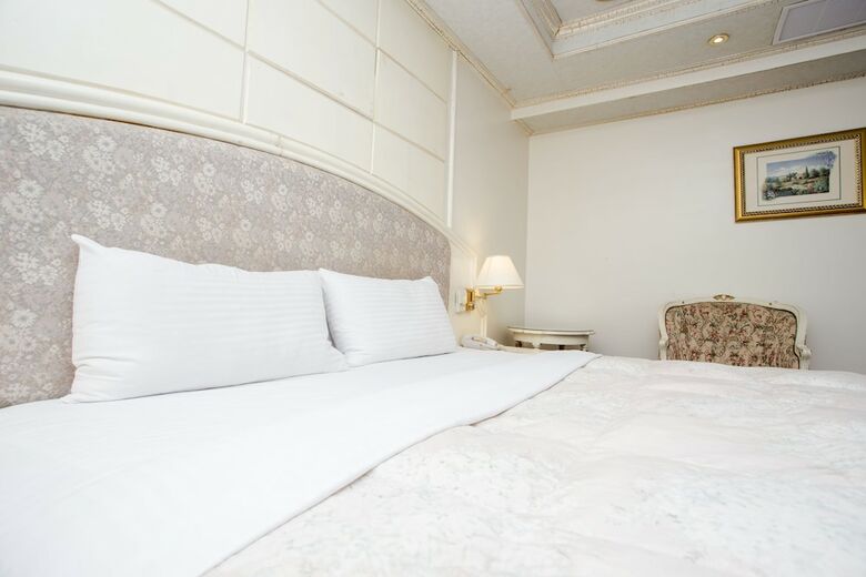Mou Hotel Luchuan