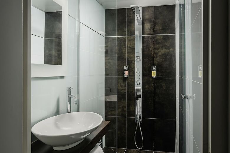 Hotel H�tel Courcelles �toile