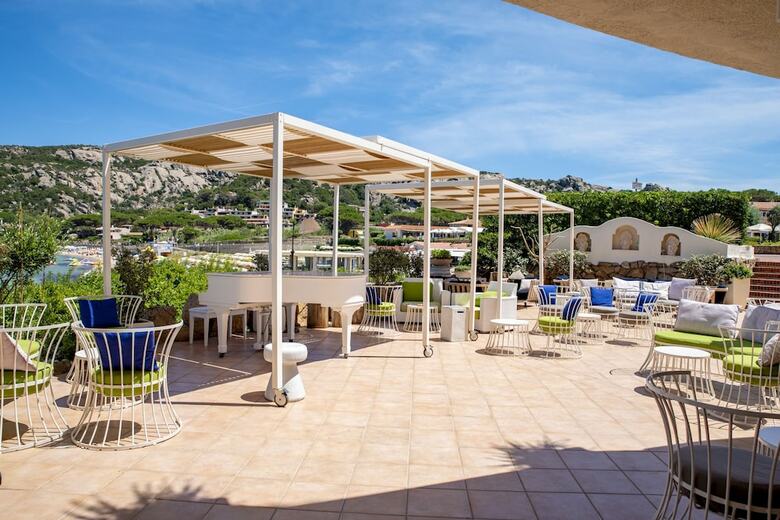 Club Hotel