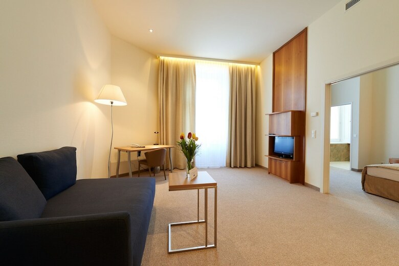 Hilight Suites Hotel