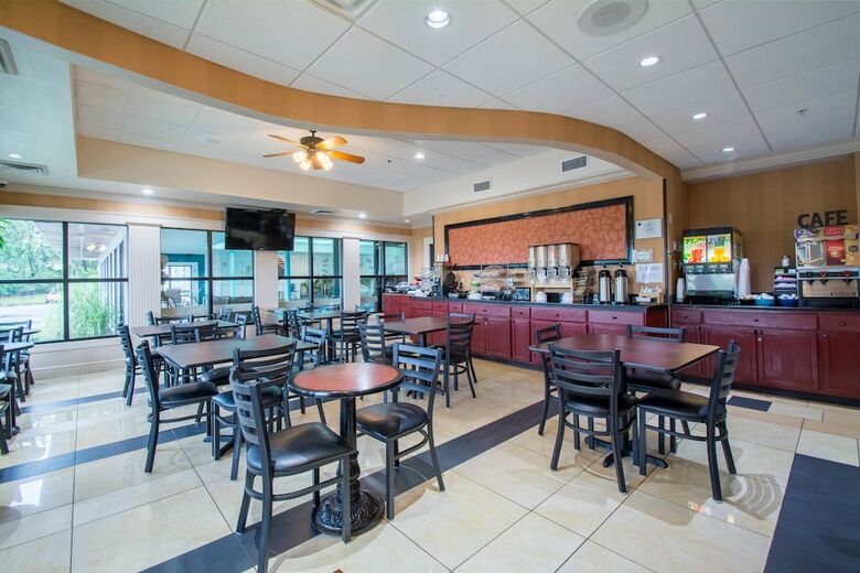 Hotel Anchorage Inns And Suites