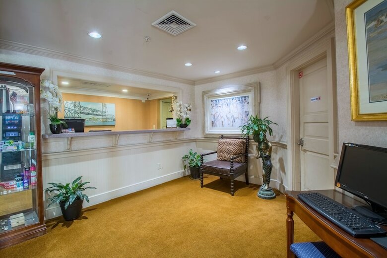 Hotel Anchorage Inns And Suites