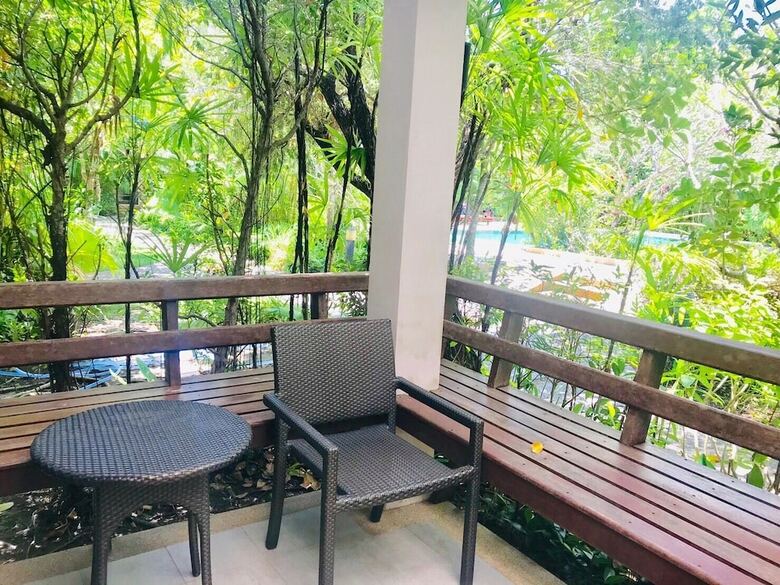Hotel Tachawan Resort & Restaurant