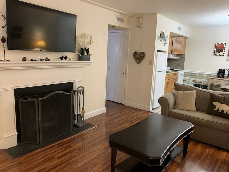 Hotel Oak Square Condominiums
