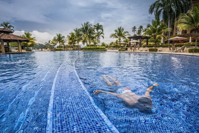 Stay In Cr Los Sue�os Condos