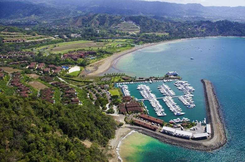 Stay In Cr Los Sue�os Condos