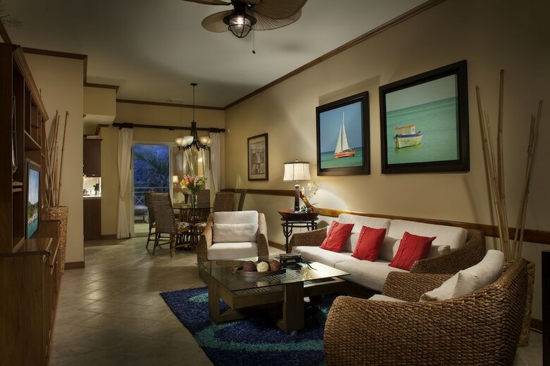 Stay In Cr Los Sue�os Condos