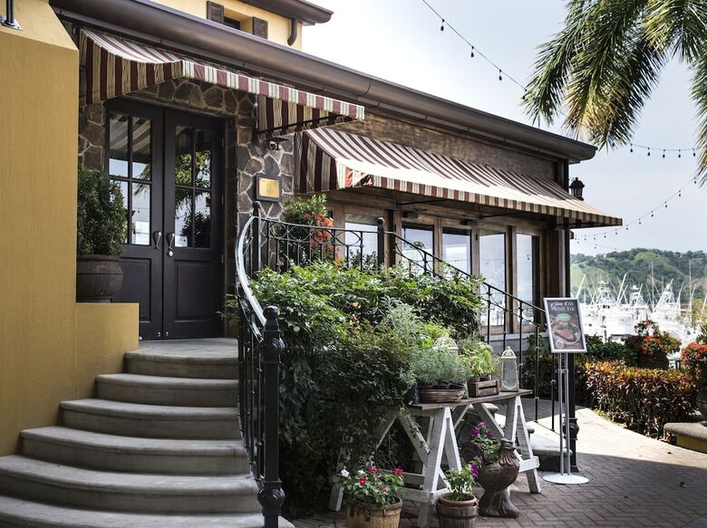 Stay In Cr Los Sue�os Condos