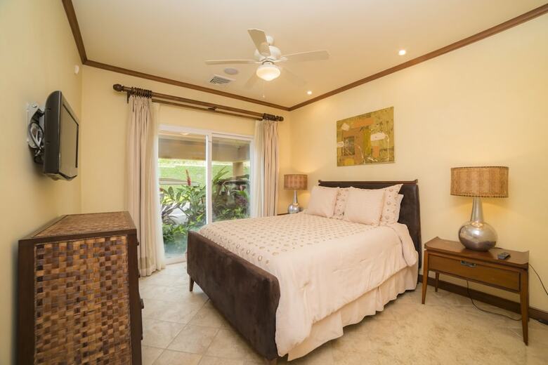 Stay In Cr Los Sue�os Condos