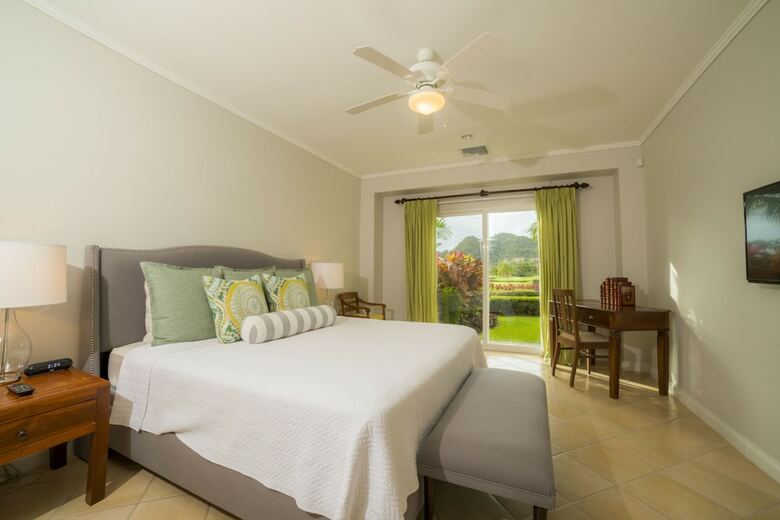 Stay In Cr Los Sue�os Condos