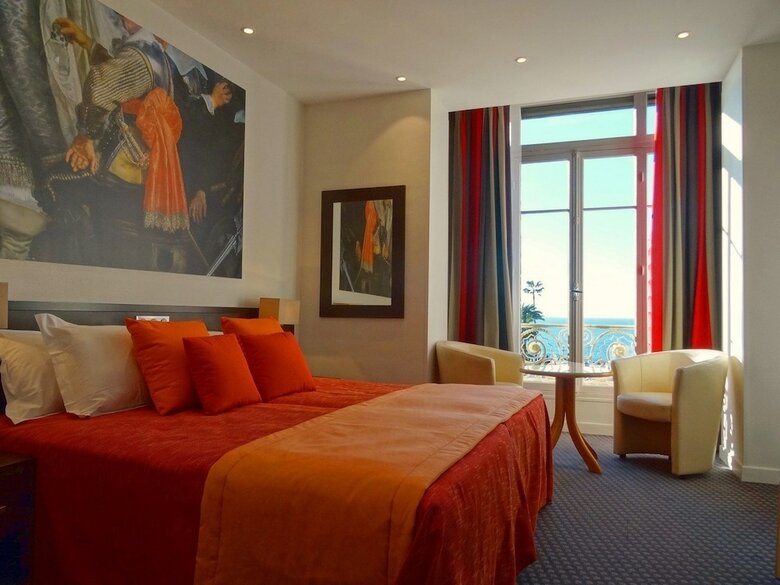 Hotel Ambassador
