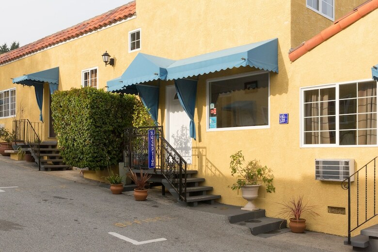 Hotel Alpine Inn And Suites