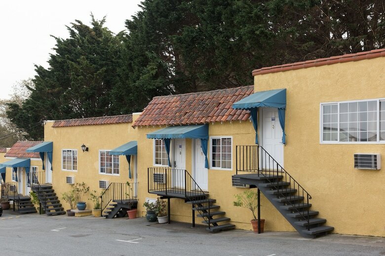 Hotel Alpine Inn And Suites