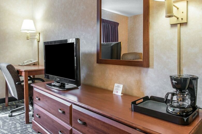 Hotel Quality Inn & Suites