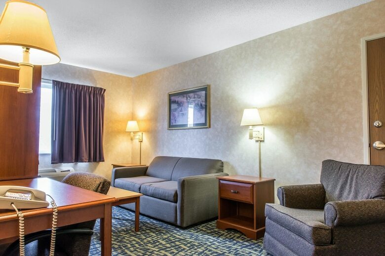 Hotel Quality Inn & Suites