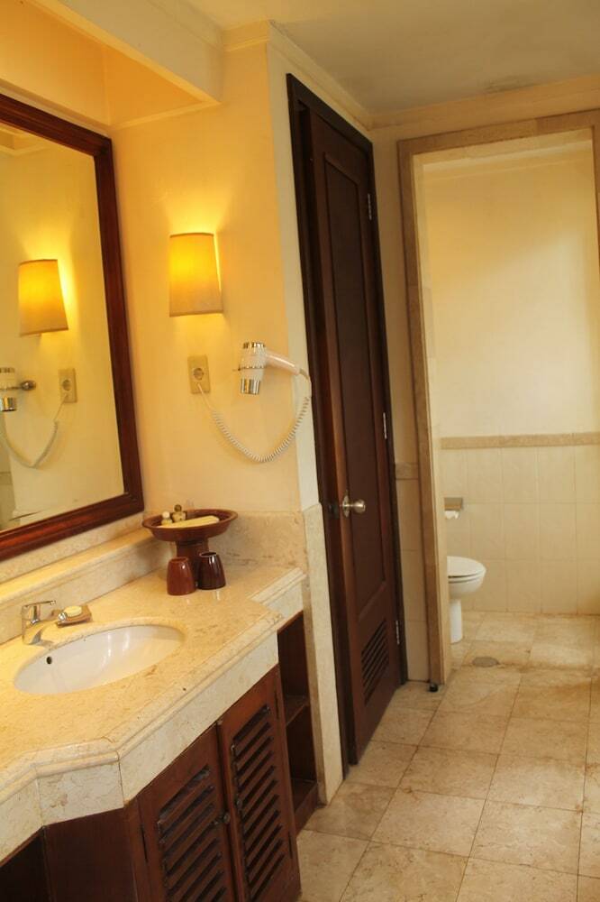 Hotel Laras Asri Resort And Spa