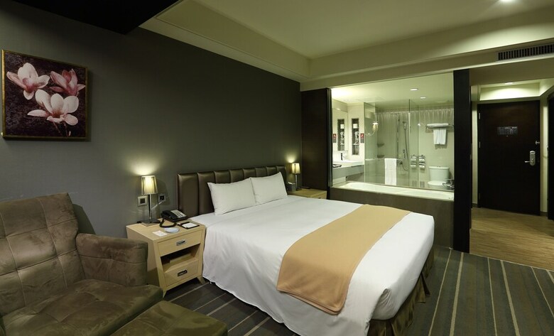 Urban Hotel 33