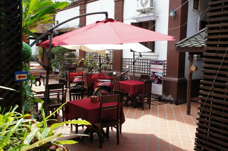 Hotel Phousi Guesthouse