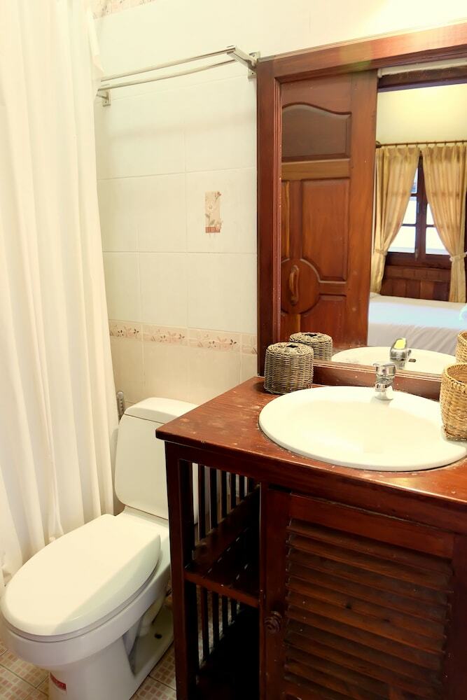 Hotel Phousi Guesthouse