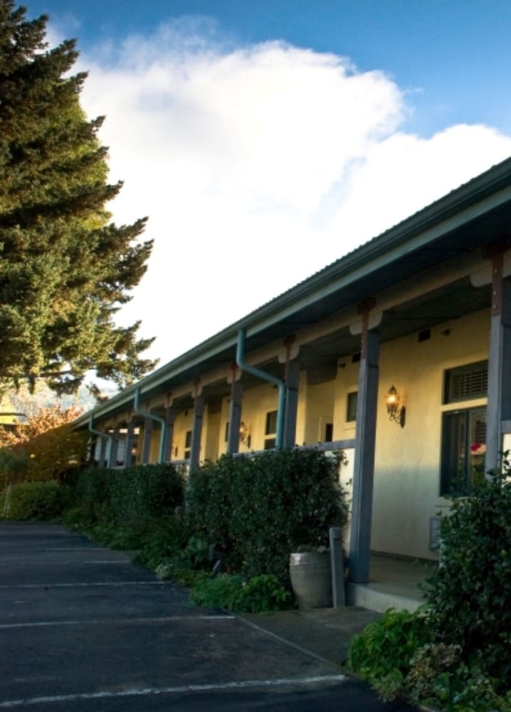 Hotel Sonoma Creek Inn