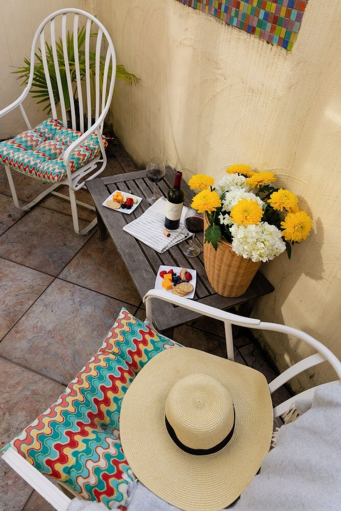 Hotel Sonoma Creek Inn