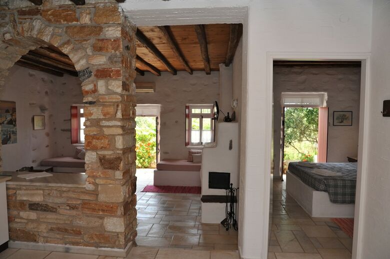 Aparthotel Anezina Village