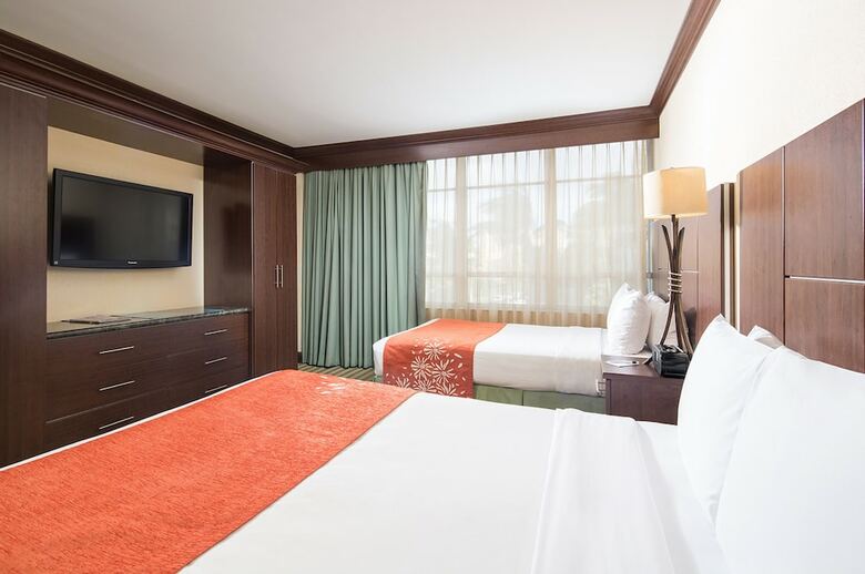 Apartamento Newport Beachside Resort