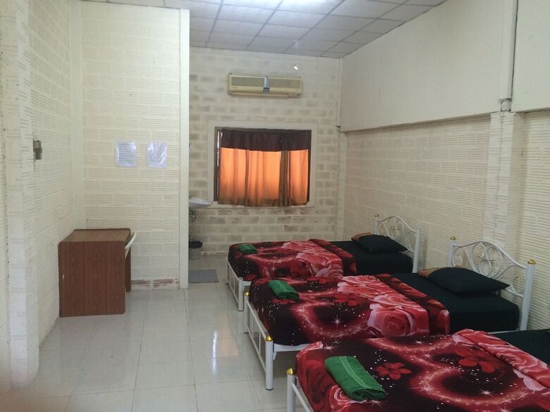 Hostal Supreeya Guesthouse
