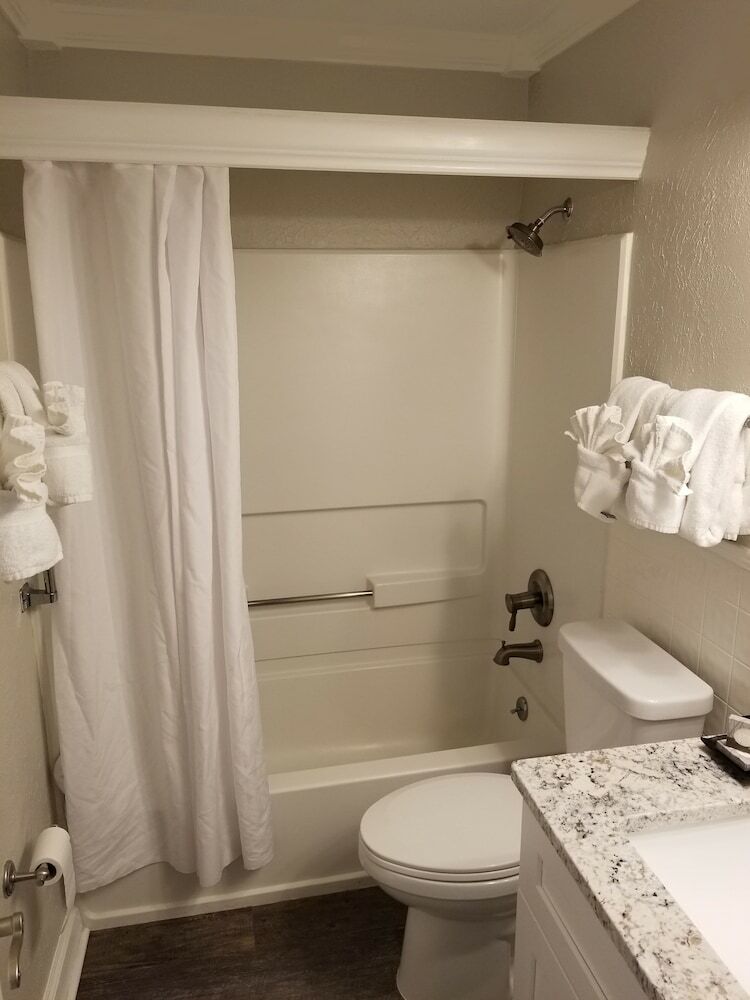 Tradewinds Beach Resort