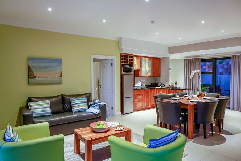 Apartamentos Brenton Haven Beachfront Resort
