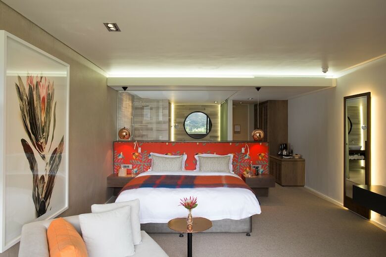 Mont Rochelle Hotel & Vineyard