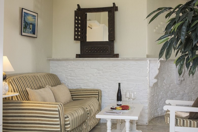 Hotel Contaratos Beach