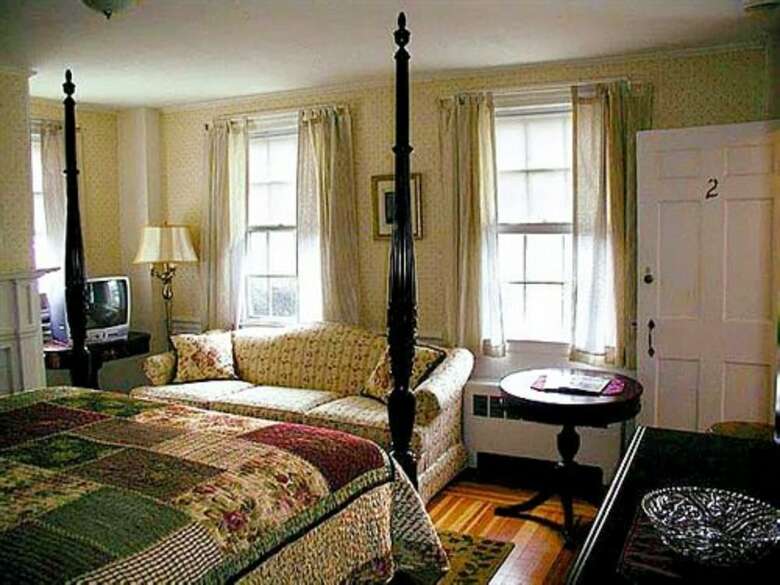 Bed & Breakfast Pepper House Inn
