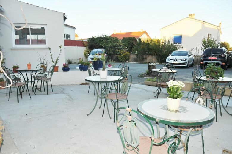 Hotel H�tel Les Rosiers